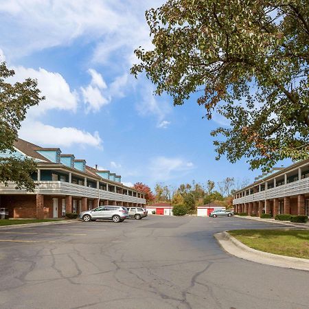 Travelodge By Wyndham Canton-Livonia Area, Mi Luaran gambar