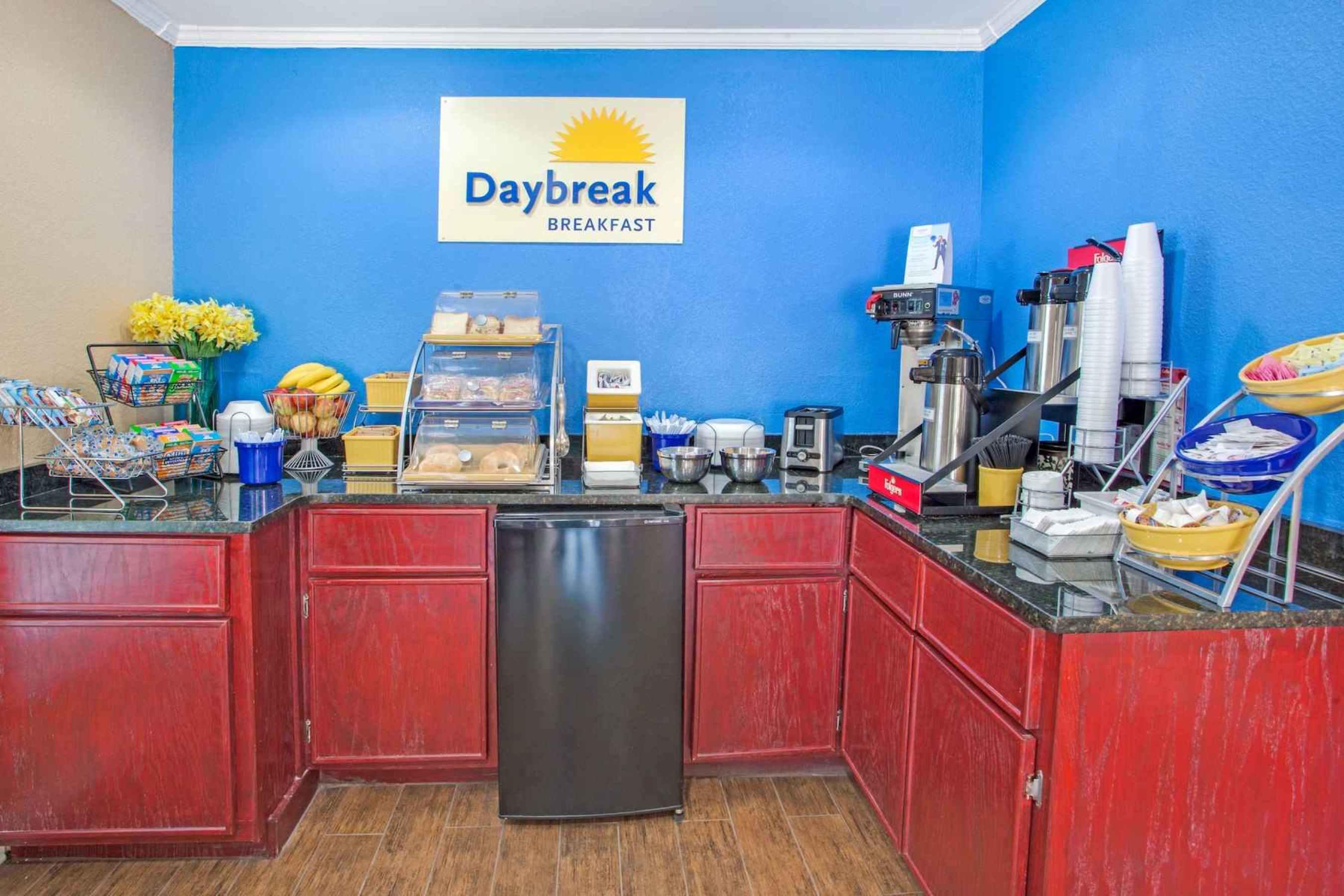 Travelodge By Wyndham Canton-Livonia Area, Mi Luaran gambar