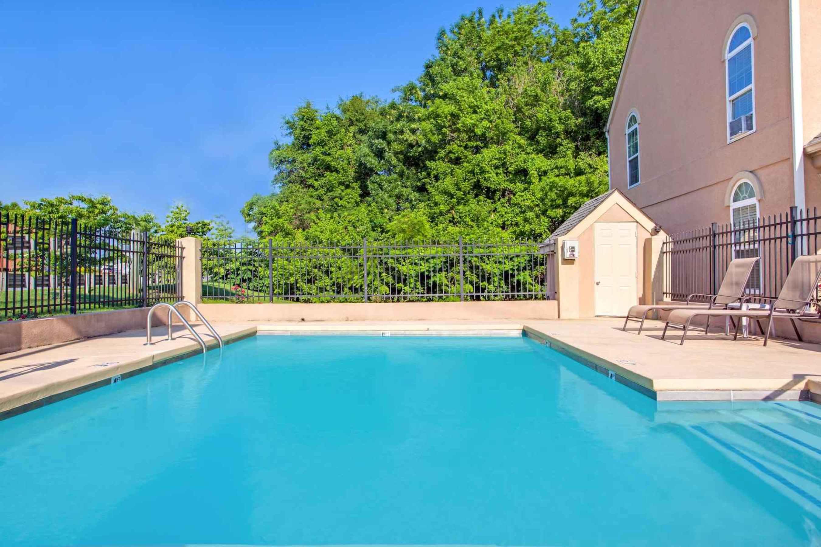 Travelodge By Wyndham Canton-Livonia Area, Mi Luaran gambar