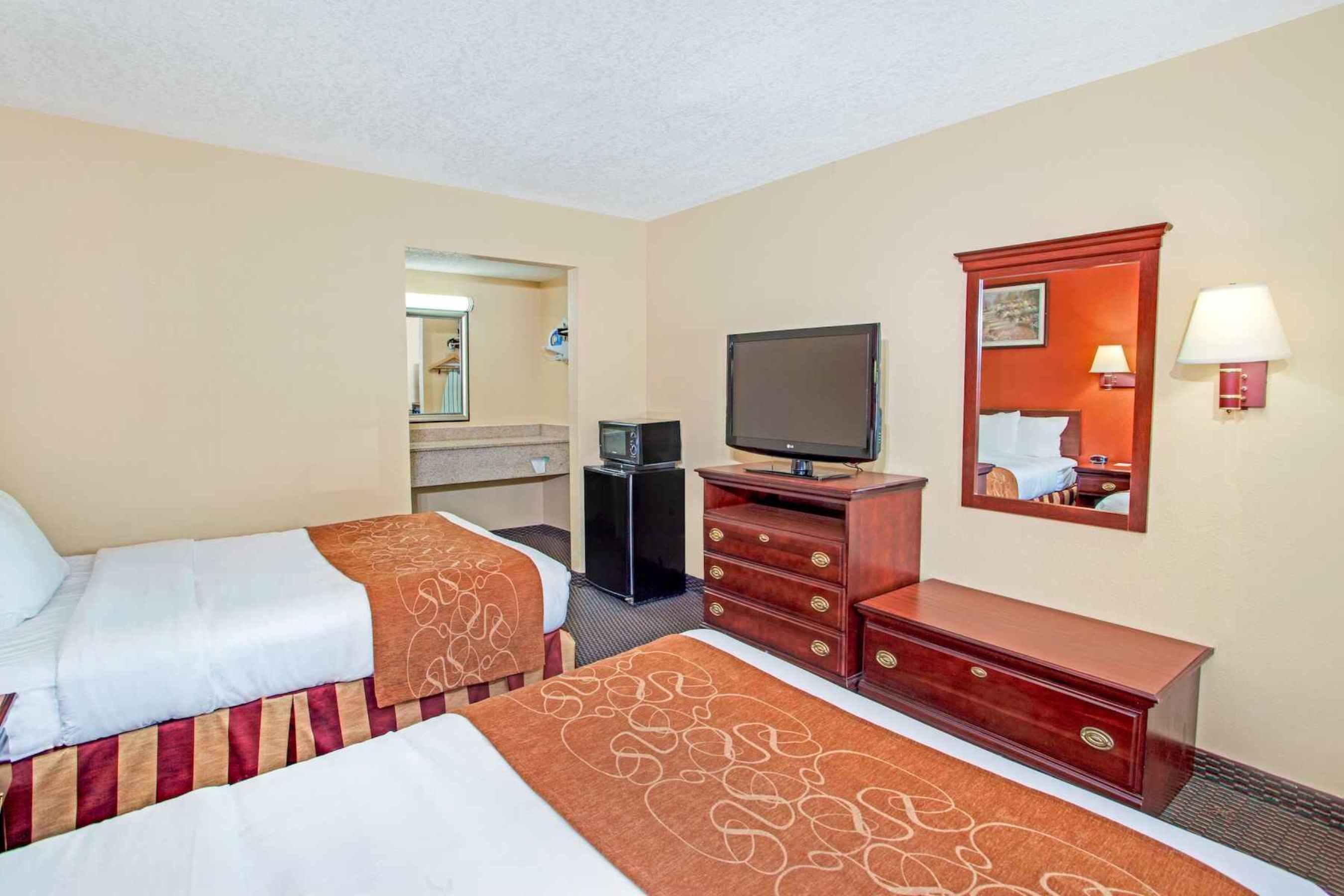 Travelodge By Wyndham Canton-Livonia Area, Mi Luaran gambar
