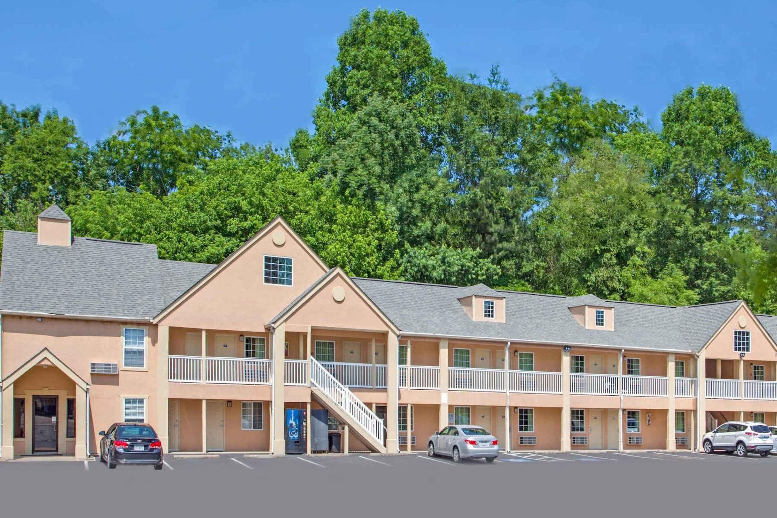 Travelodge By Wyndham Canton-Livonia Area, Mi Luaran gambar