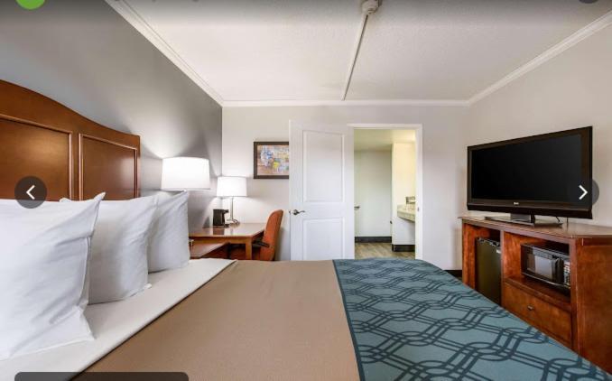 Travelodge By Wyndham Canton-Livonia Area, Mi Luaran gambar