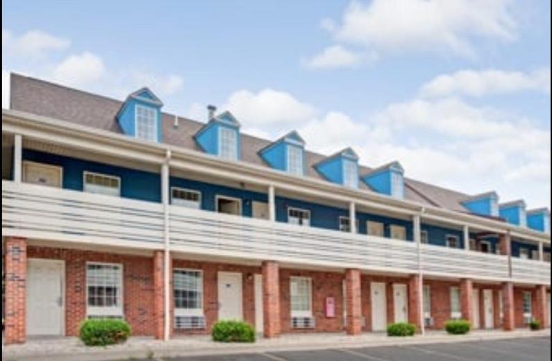 Travelodge By Wyndham Canton-Livonia Area, Mi Luaran gambar